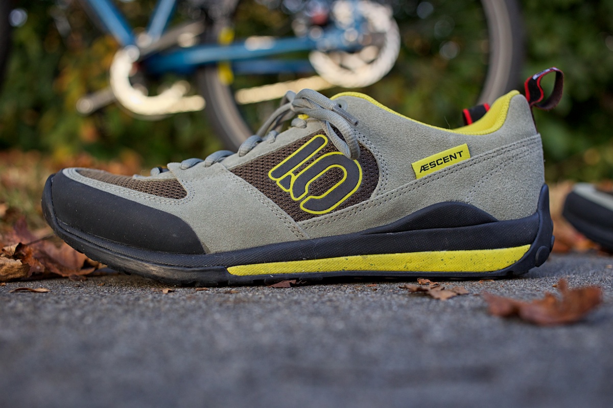 shoes for bike touring