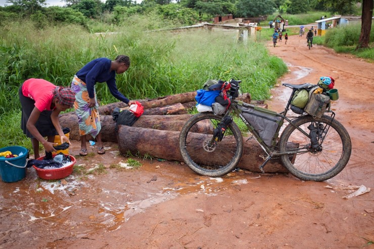 Bike touring Zambia - Surly ECR