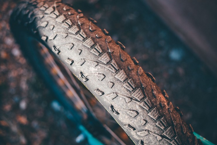 How to Remove a Stubborn Fat Bike Tire (Video)