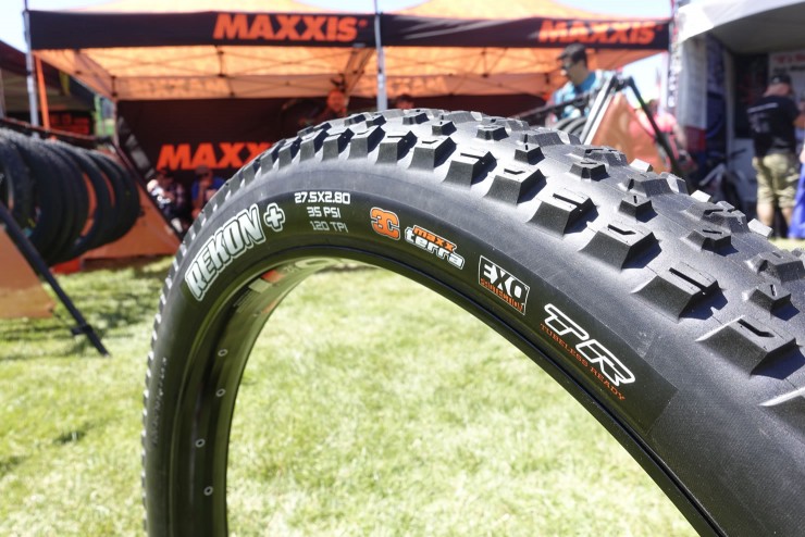 Maxxis Rekon+ 27.5+ Tire