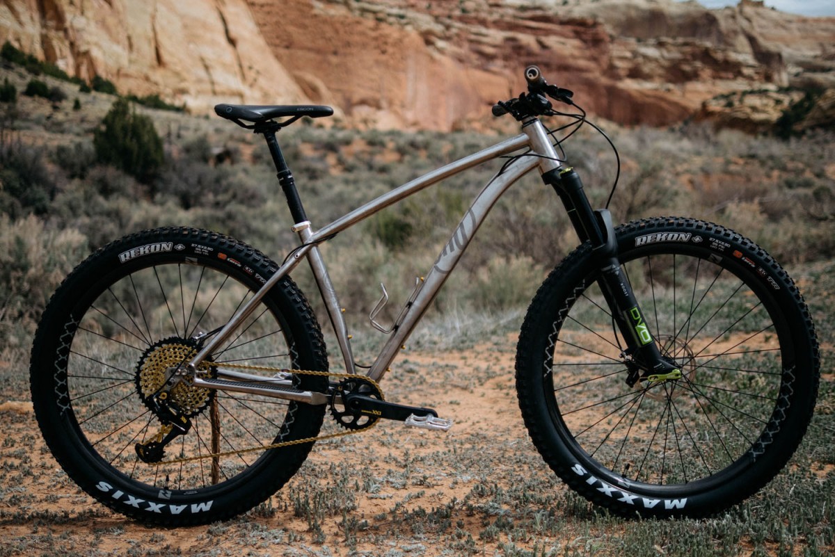 Why Cycles S7 Review, 27.5+ titanium hardtail