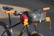 It seems like it's new product week at the Porcelain Rocket HQ in Calgary, Alberta. Following the announcement of their Mr. Fusion Mini, the company just unveiled the all new Horton handlebar harness system., waterproof handlebar pocket