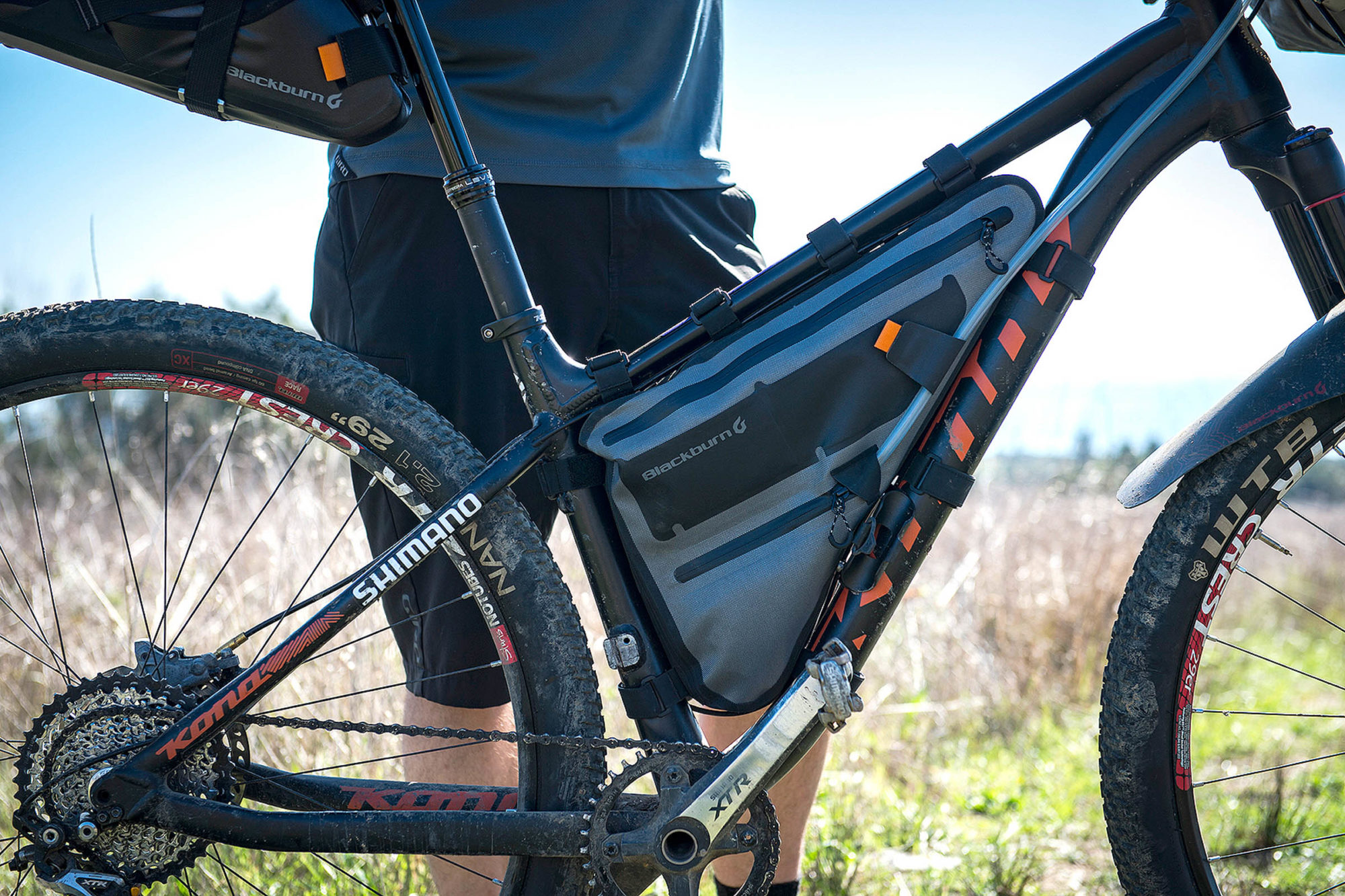 Blackburn Outpost Fanale Bici E Frontale Multifunzione – 400 Lumen, 5 Modalità, Ricaricabile, IP65, Unisex