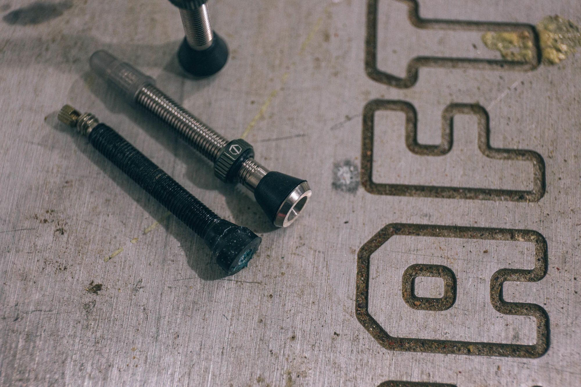 Terske Titanium Tubeless Valve Stems by Lindarets