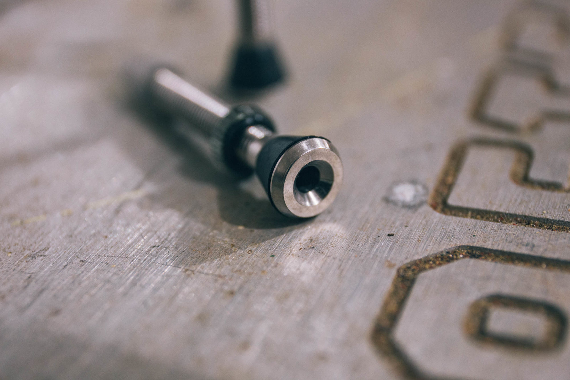 terske titanium tubeless valves