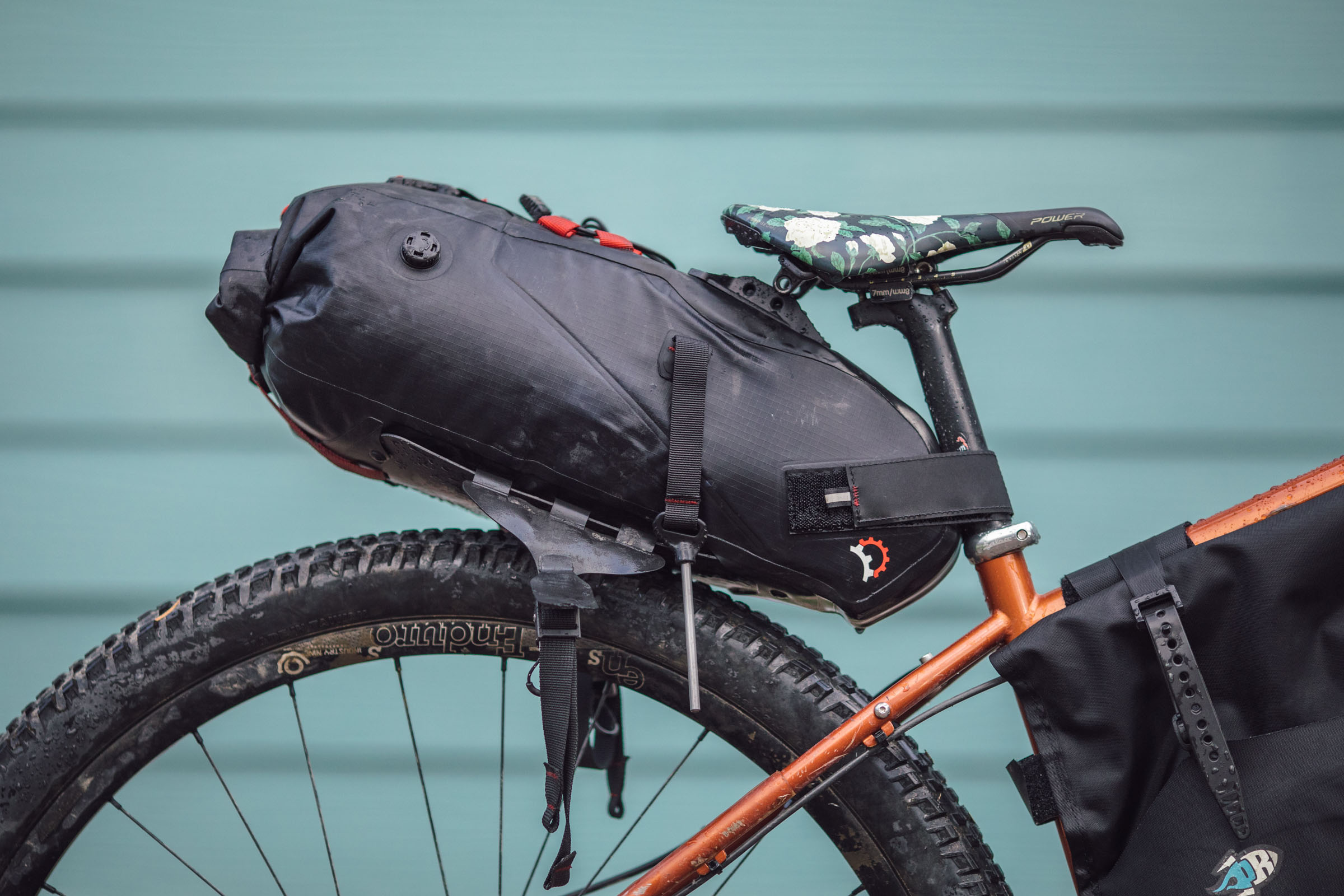 Logan Bicycle Trunk Rack Handbag