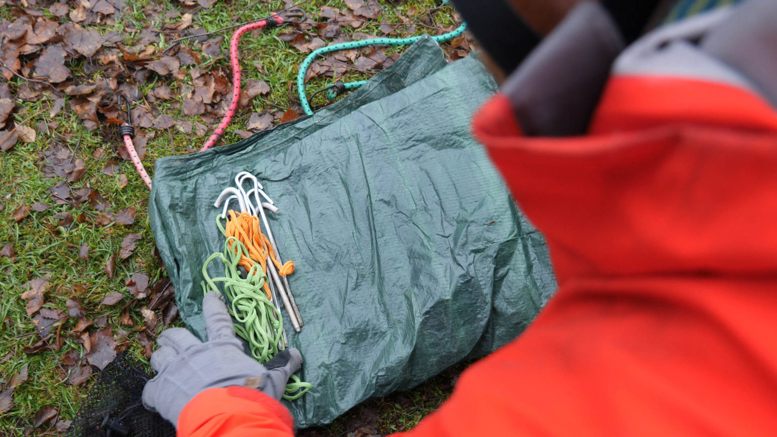 Set Up a Tarp Shelter Using Your Bike (Video)
