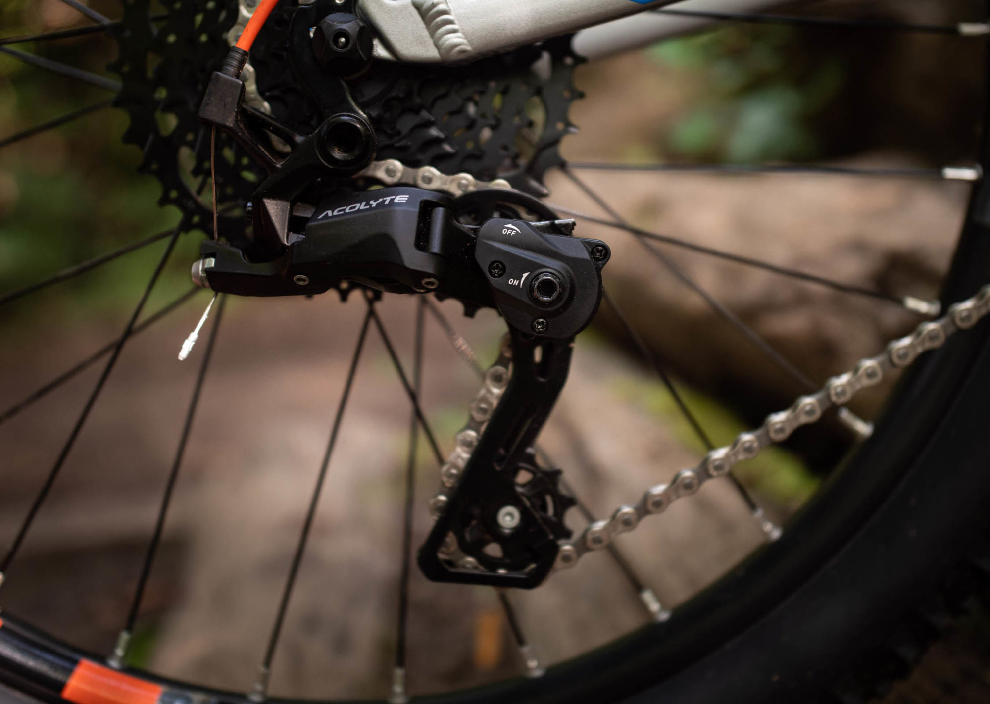 thumbnail image 2 of MicroSHIFT Acolyte Xpress Right Trigger Shifter – 1x8 Speed, Black, Flat Bar, Model SL-M7180-R 2 of 5