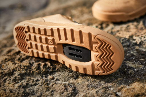 bontrager avert adventure mountain bike shoe