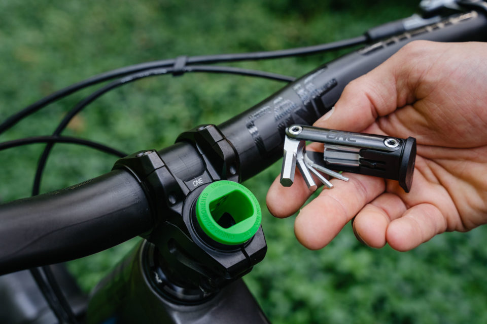 OneUp EDC Lite Tool: No Star Nut Removal Needed!