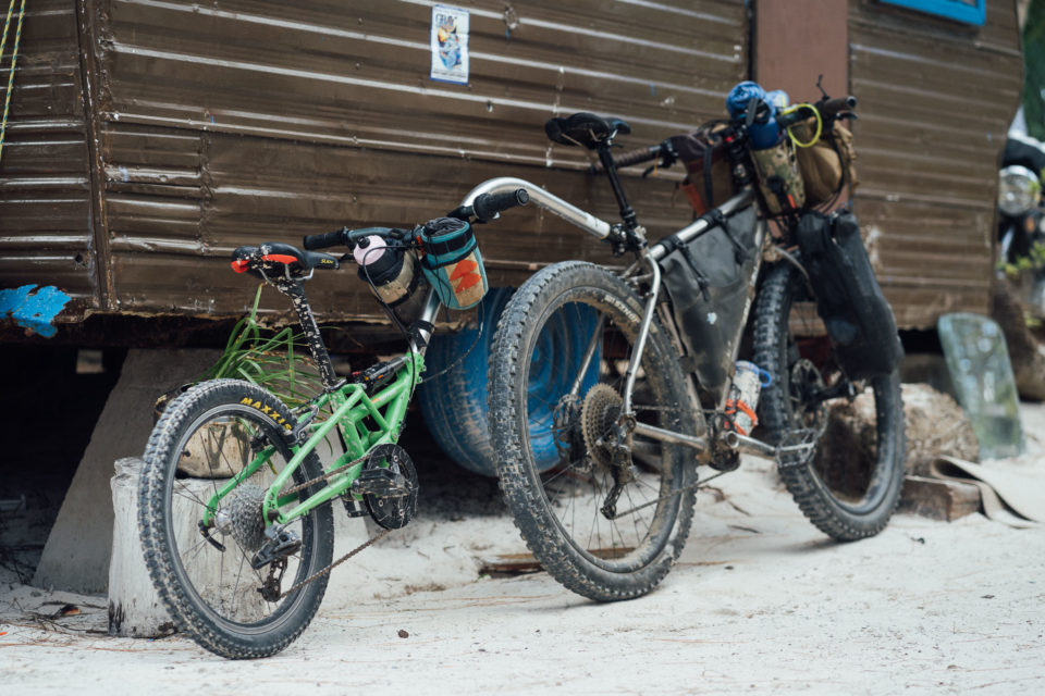 Bikepacking with a trailer, bicycle trailers for touring