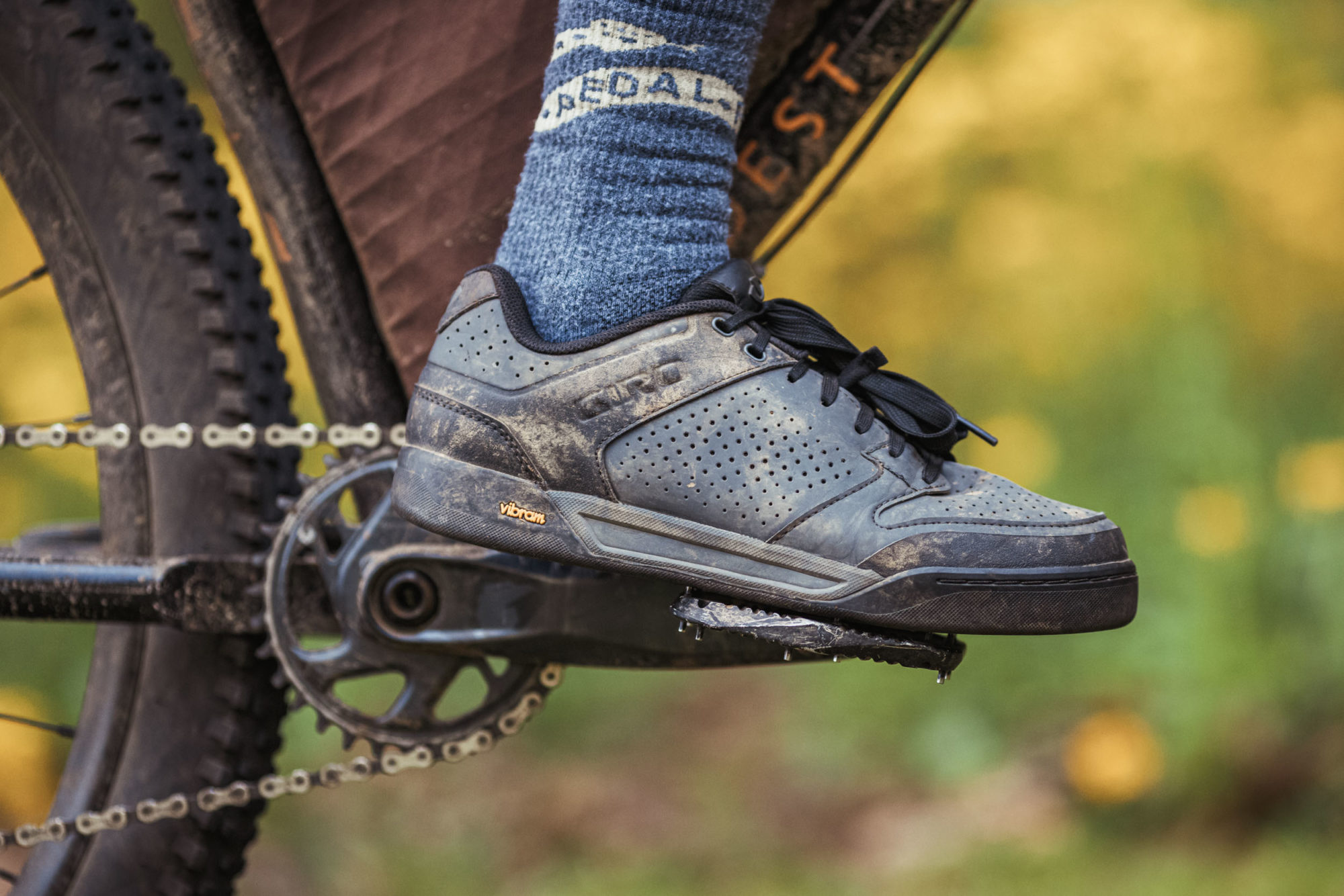 best budget mtb shoes for flat pedals