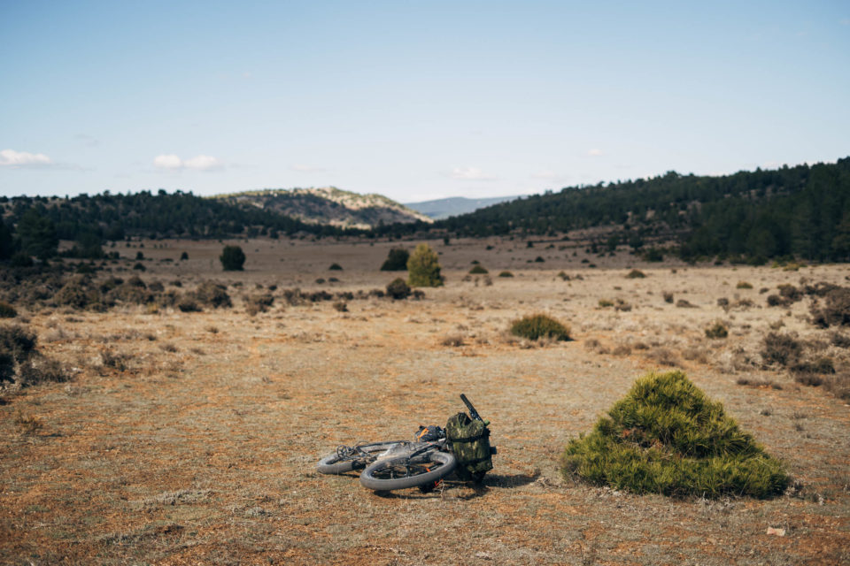 Alone in the Empty Mountains, Montanas Vacias