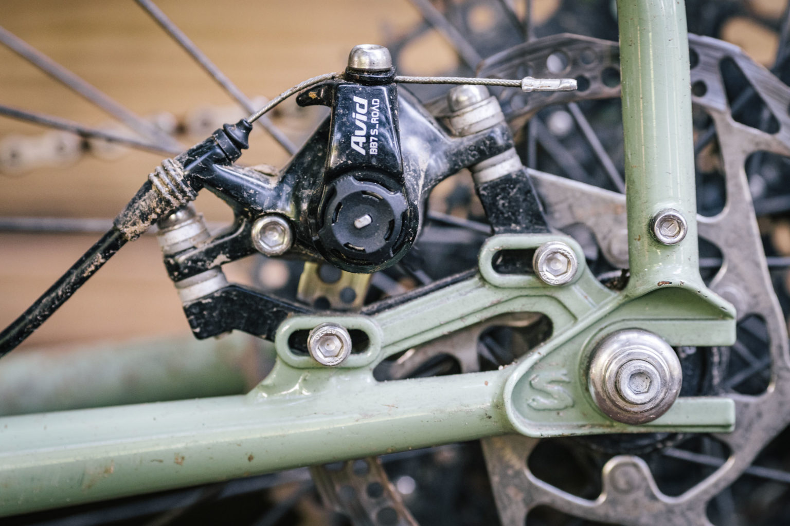 hydraulic brakes vs mechanical for mountain bikes