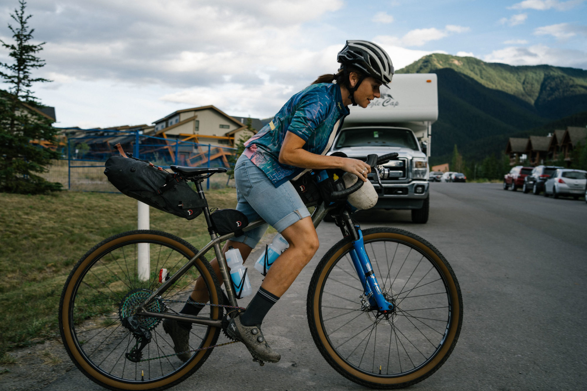 Lael Wilcox Starts Her 2021 Tour Divide ITT