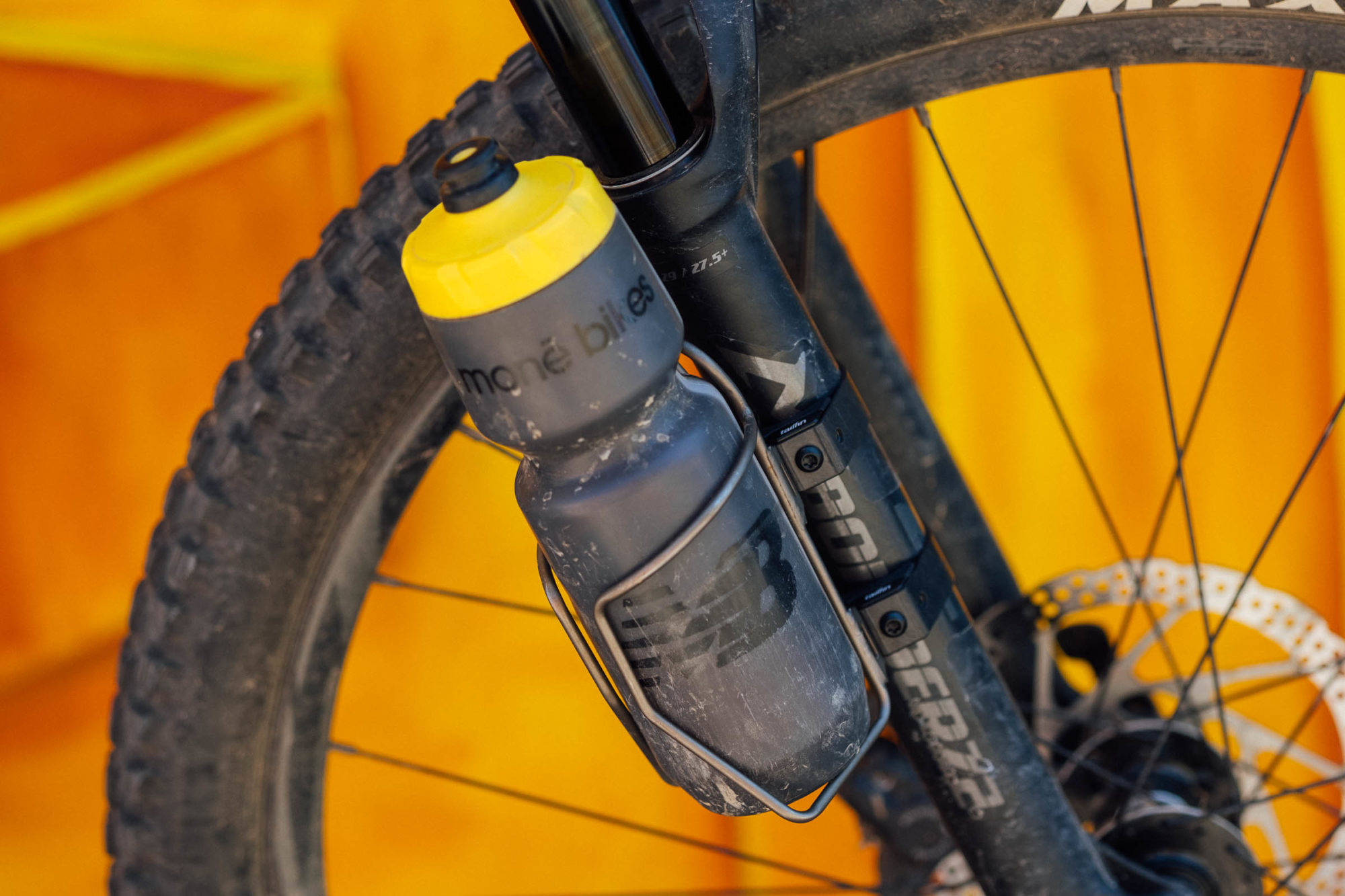 Claire Winkelier uniek Attach Water Bottles, Add Cage Mounts to Your Bike - BIKEPACKING.com