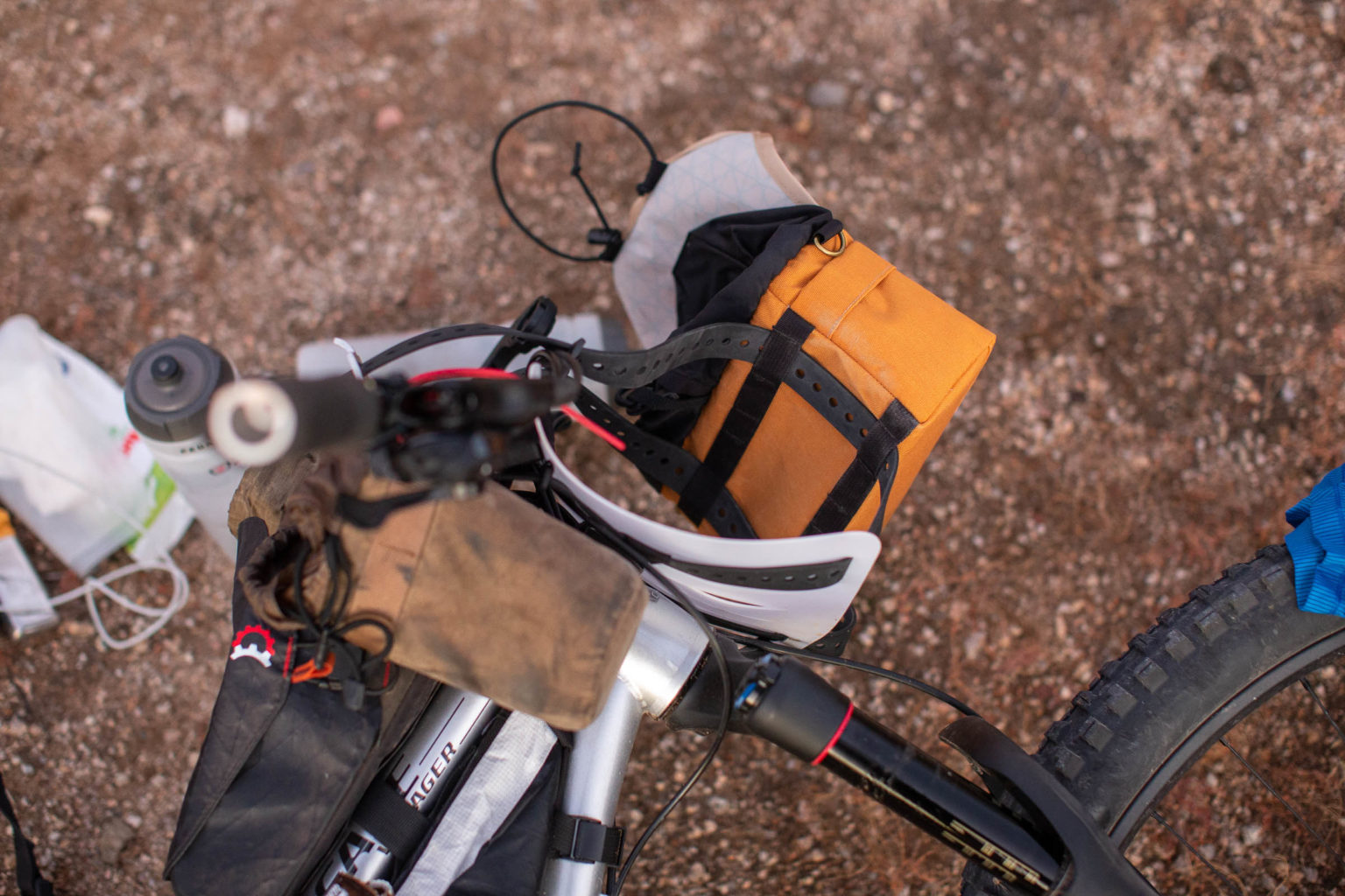 Outer Shell Handlebar Harness and Drawcord Handlebar Bag Review