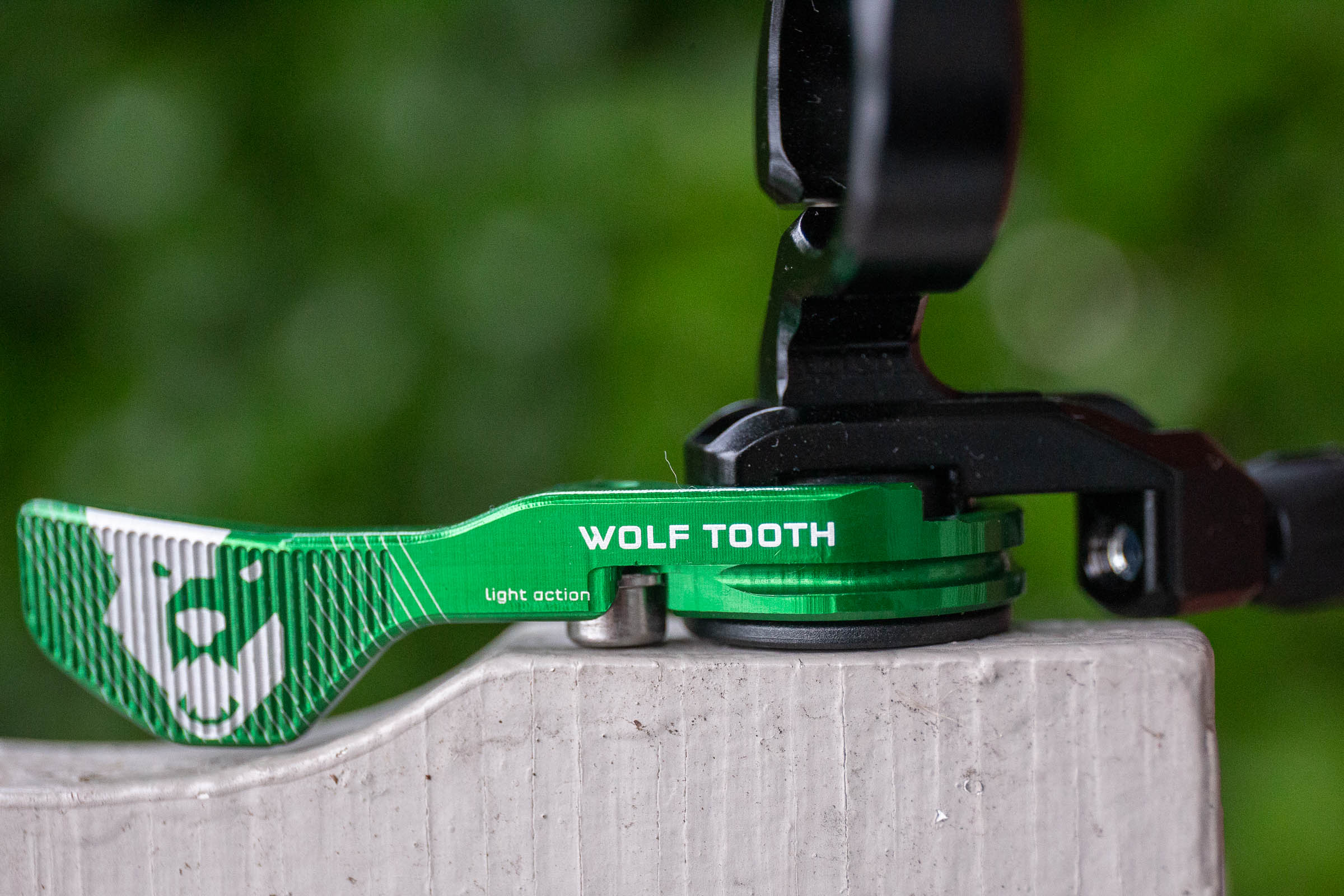 wolf-tooth-remote-green_2.jpg