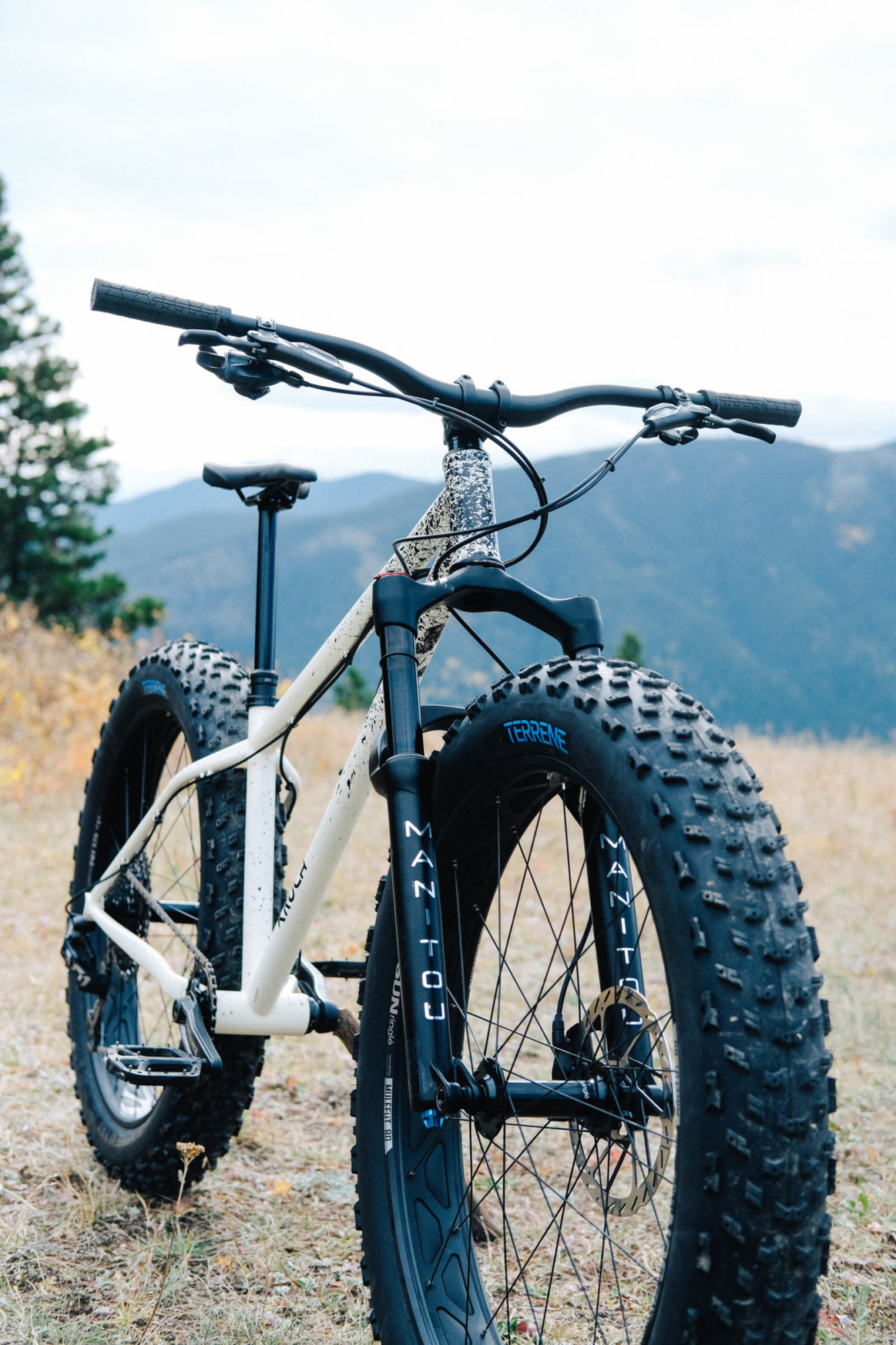 The Kruch Tauntaun Shreds in Winter - BIKEPACKING.com