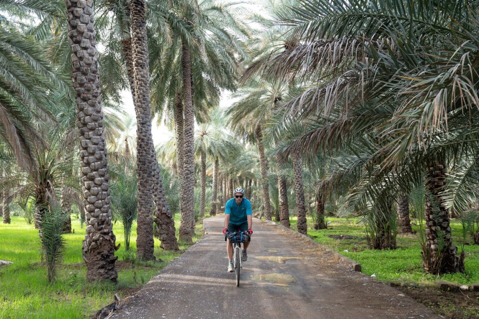 Bikepacking Oman, western Hajar mountains