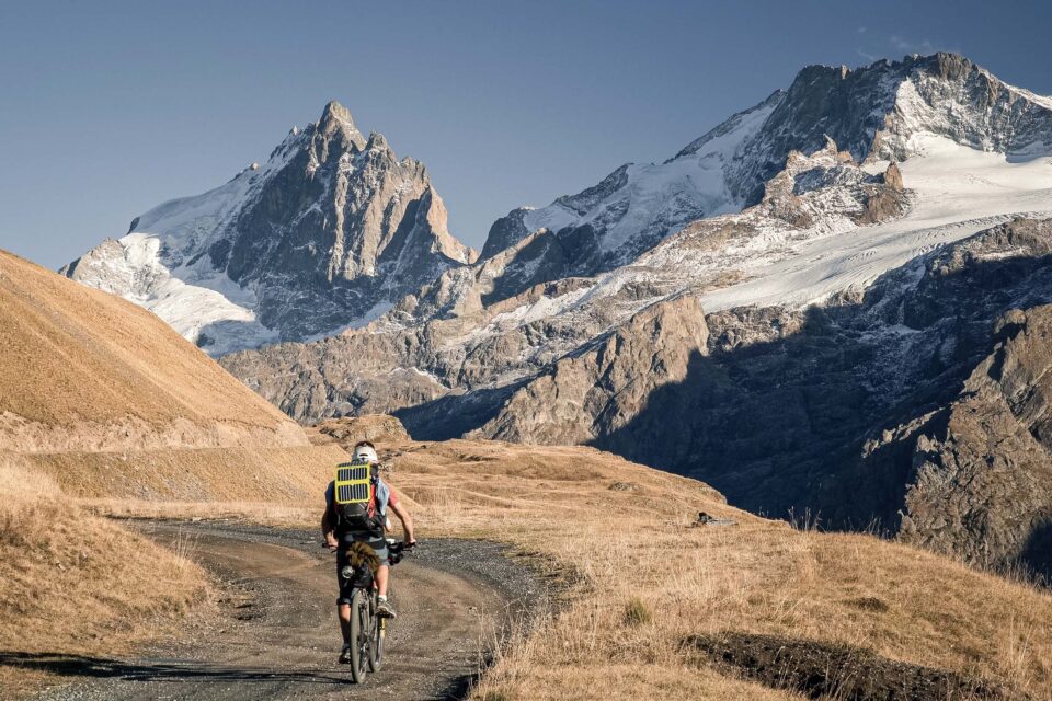 Home Sweet Home: Bikepacking & Paragliding the Alps (Film)
