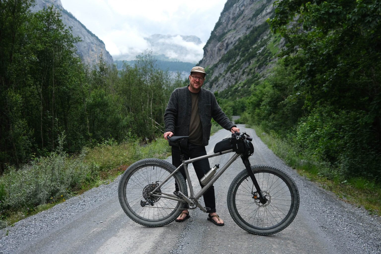 Simon Rig Reader's Rig: Simon's Custom Waltly Titanium - BIKEPACKING.com