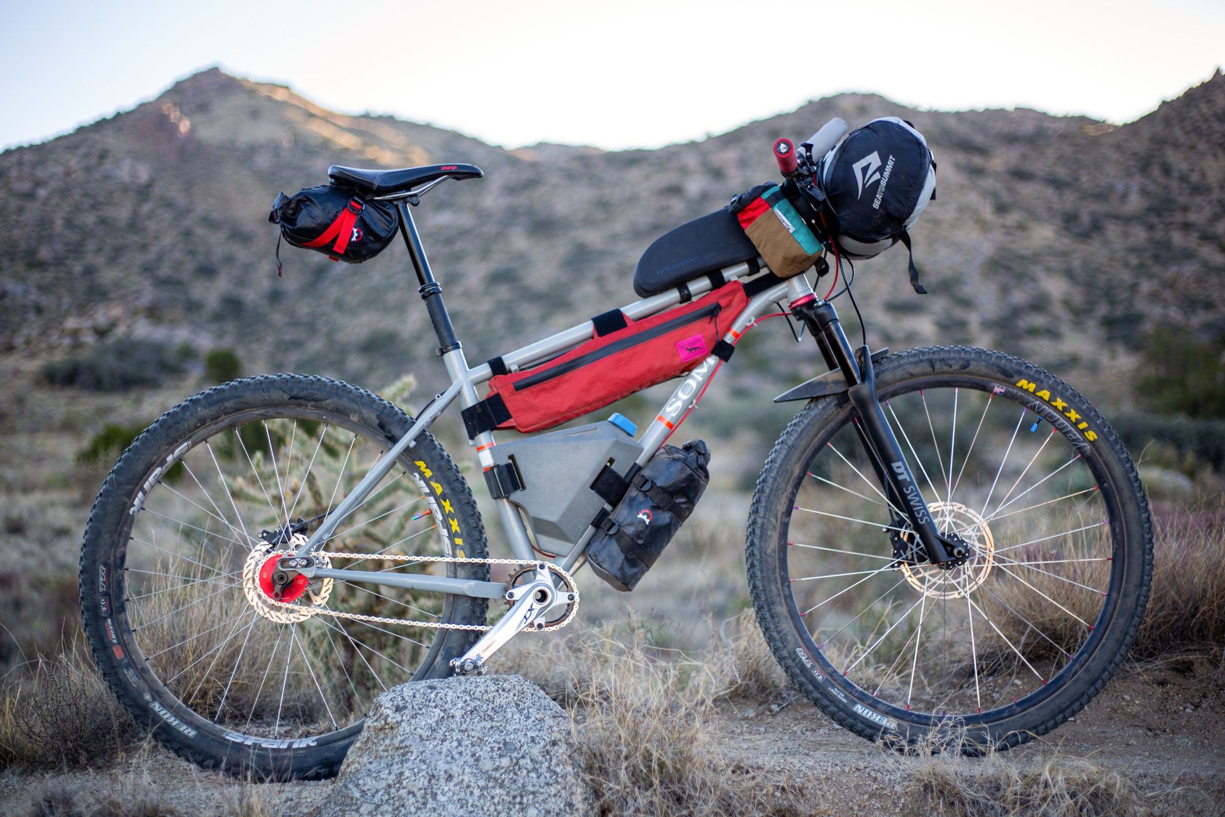 https://bikepacking.com/wp-content/uploads/2023/10/Rigs-of-the-2023-Arizona-Trail-Race_main.jpg