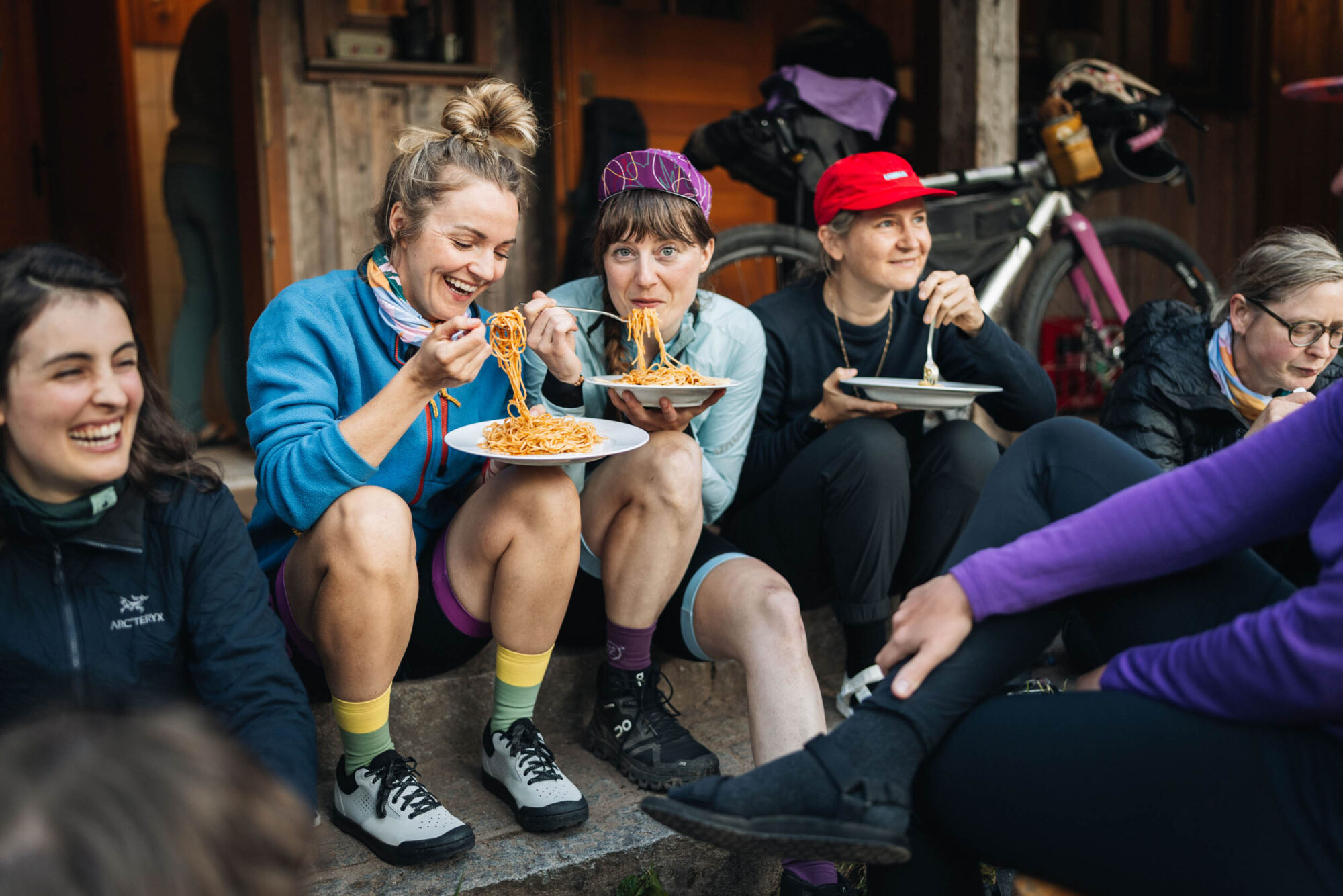 Komoot Womens Weekender Black Forest