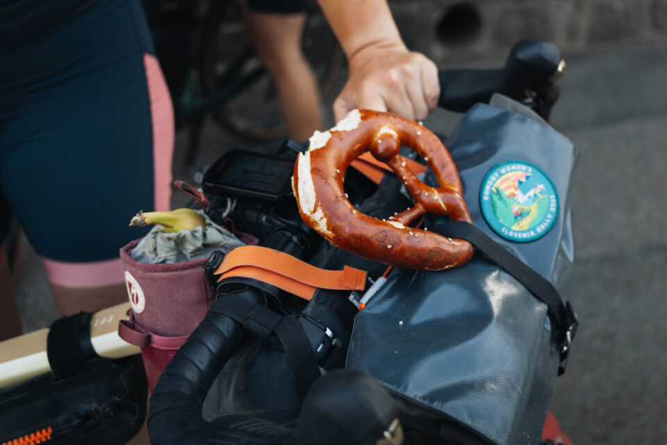 Komoot Womens Weekender Black Forest