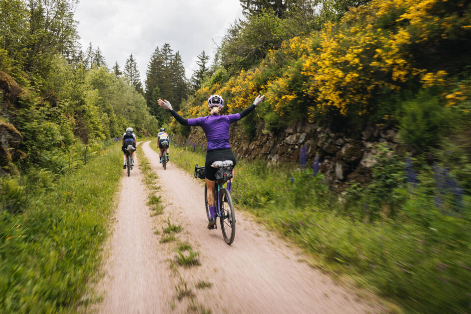 Komoot Womens Weekender Black Forest