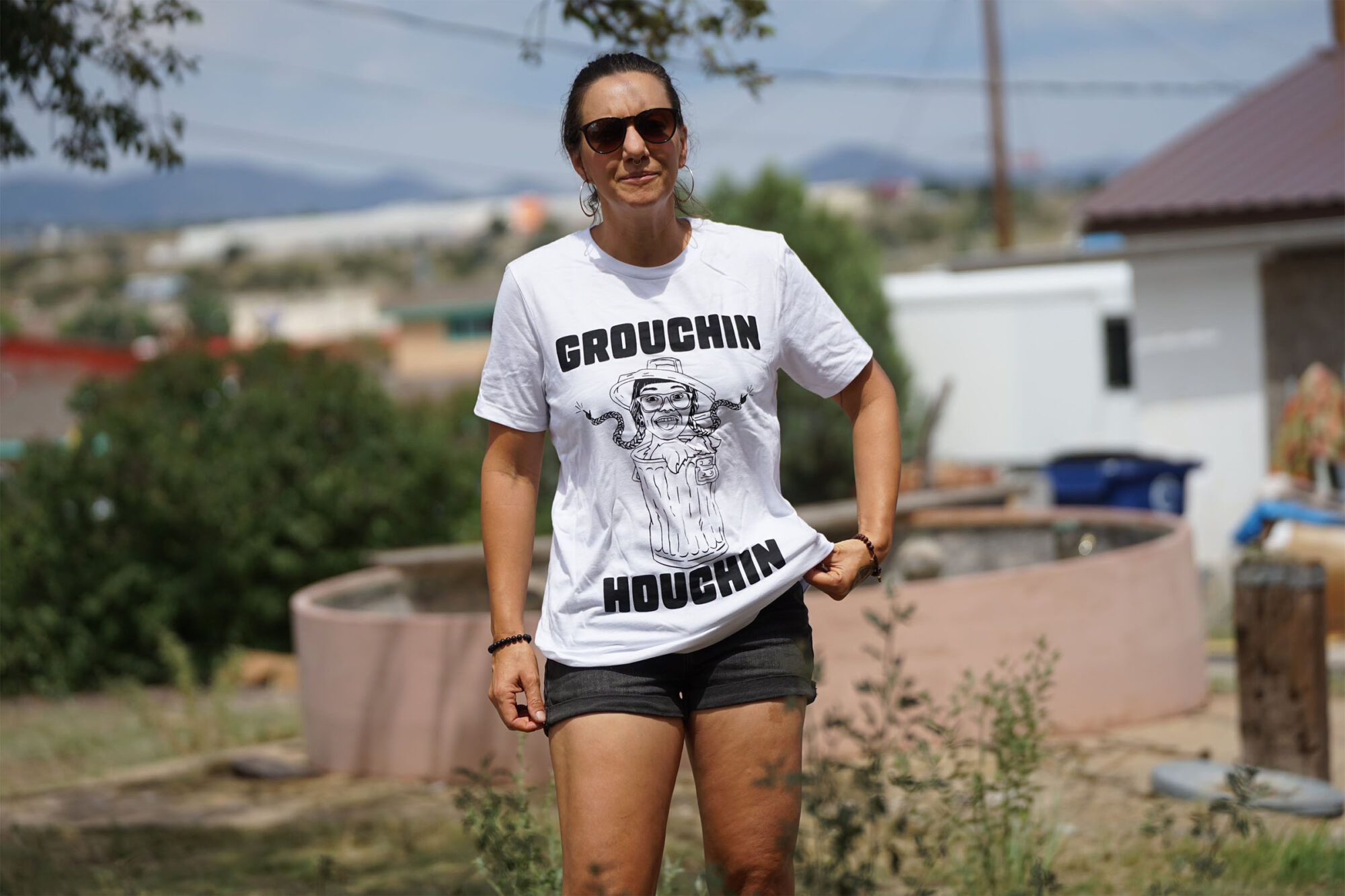 grouchin houchin t-shirt