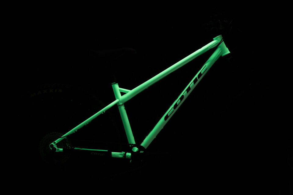 Glow in the dark Cotic Bfe