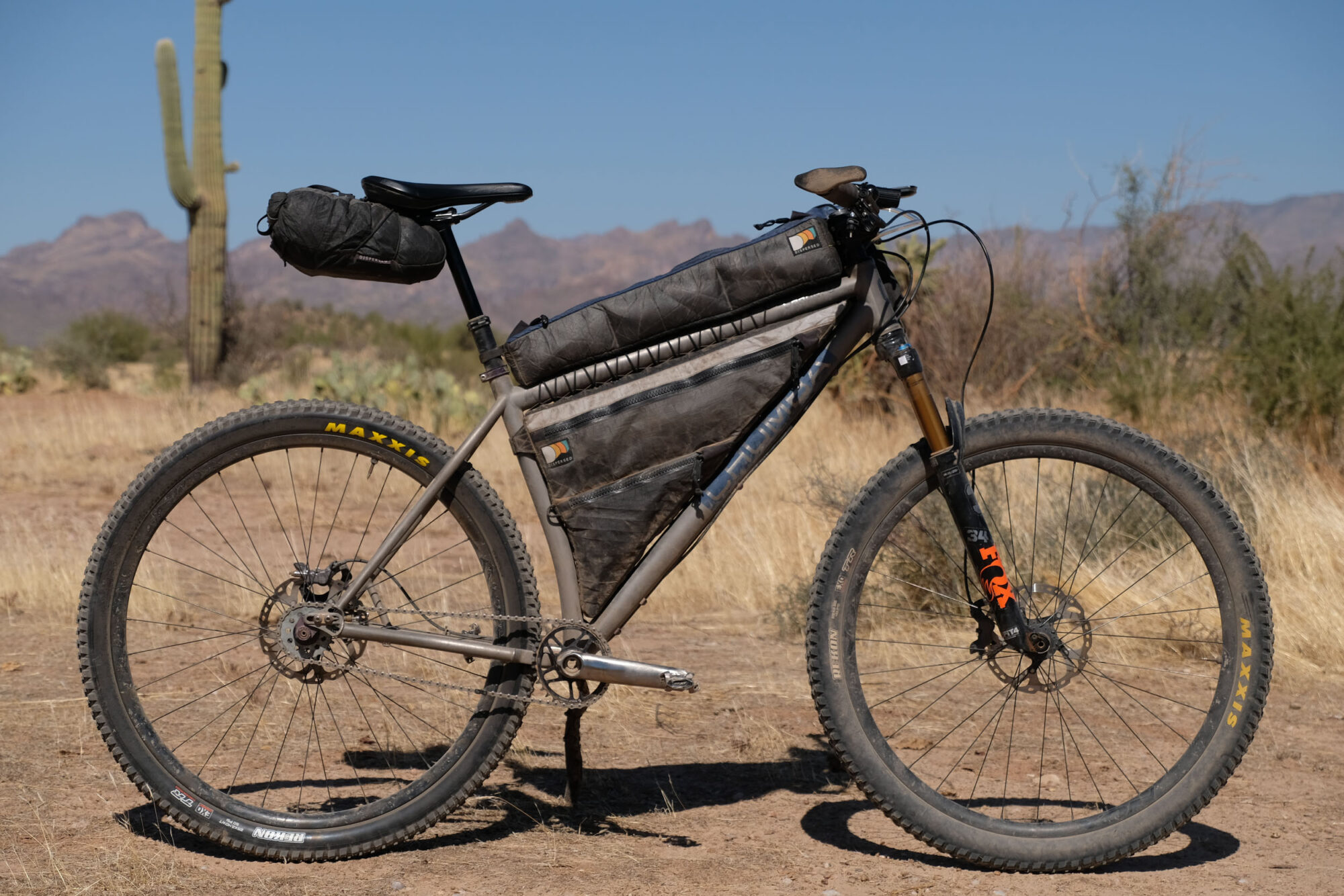 dispersed dropper seat bag