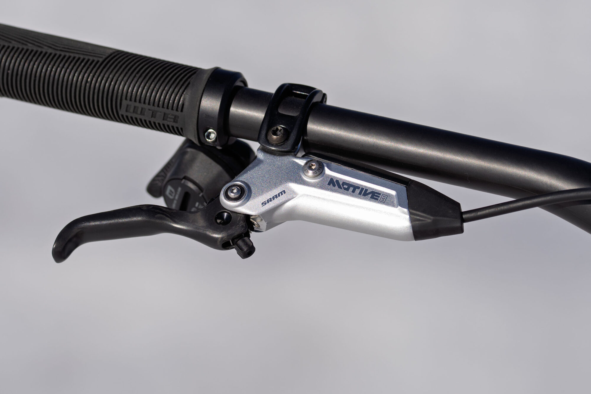 sram motive 2025