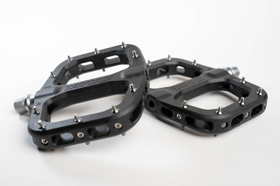 Tectonic Components Alibi Pedals