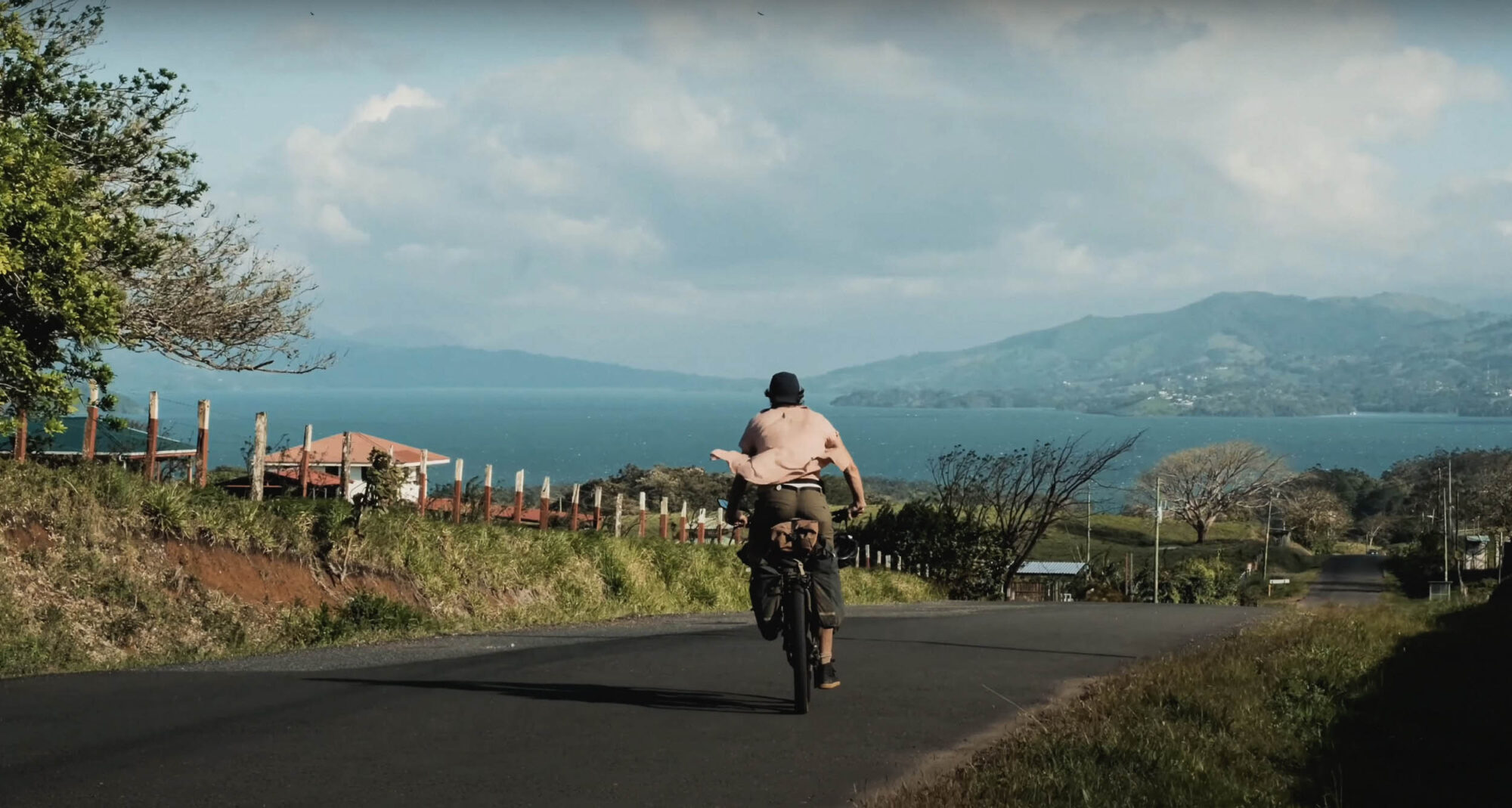 Bikepacking La Gira de Costa video, Leigh Foster