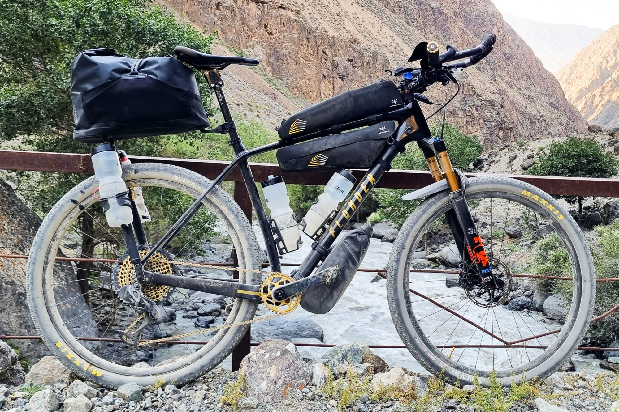 2025 silk road mountain race rigs
