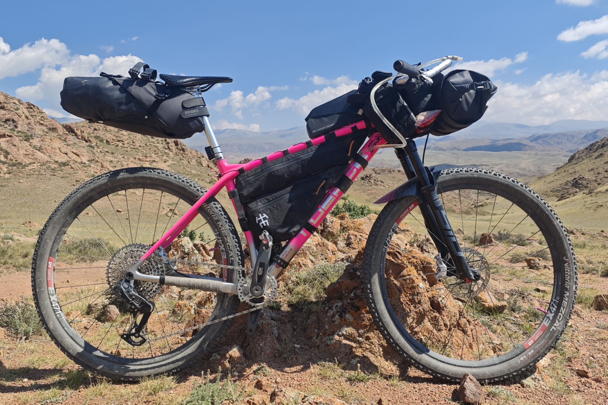 2025 silk road mountain race rigs