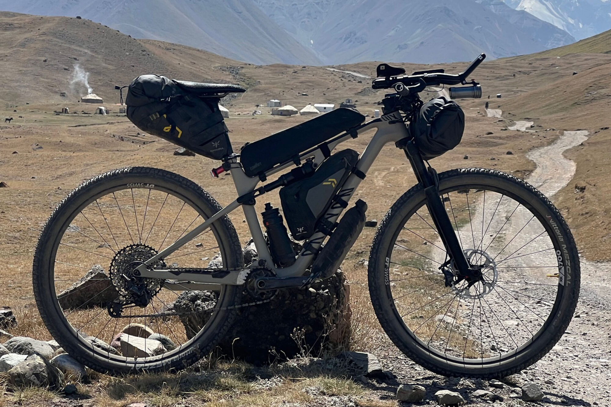 2025 silk road mountain race rigs