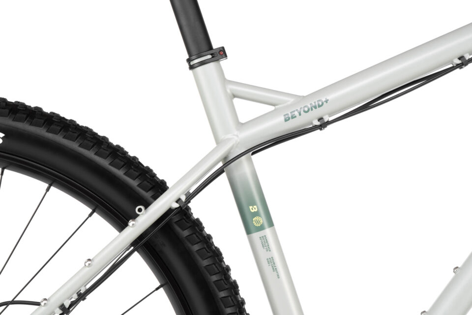 Bombtrack Beyond+ 29