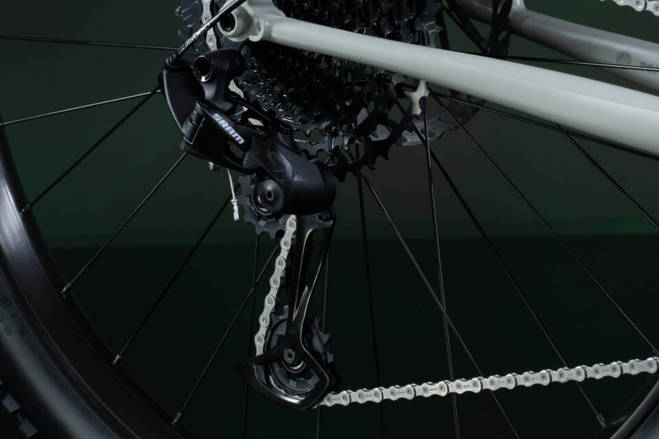 Bombtrack Beyond+ 29