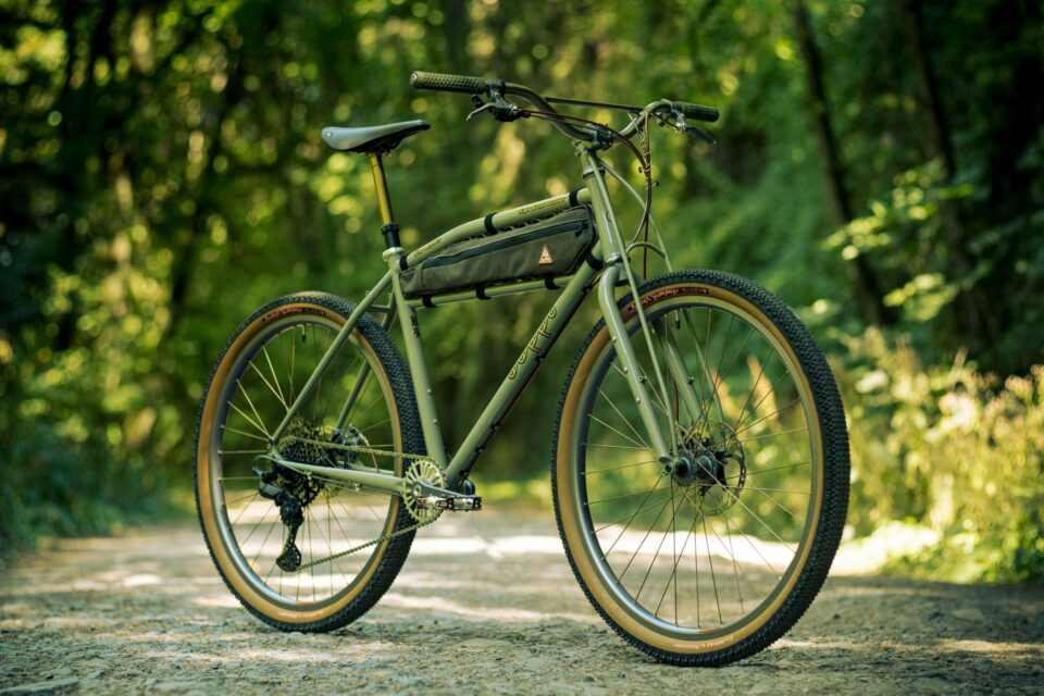 The SimWorks High Plains Drifter has a Truss Fork