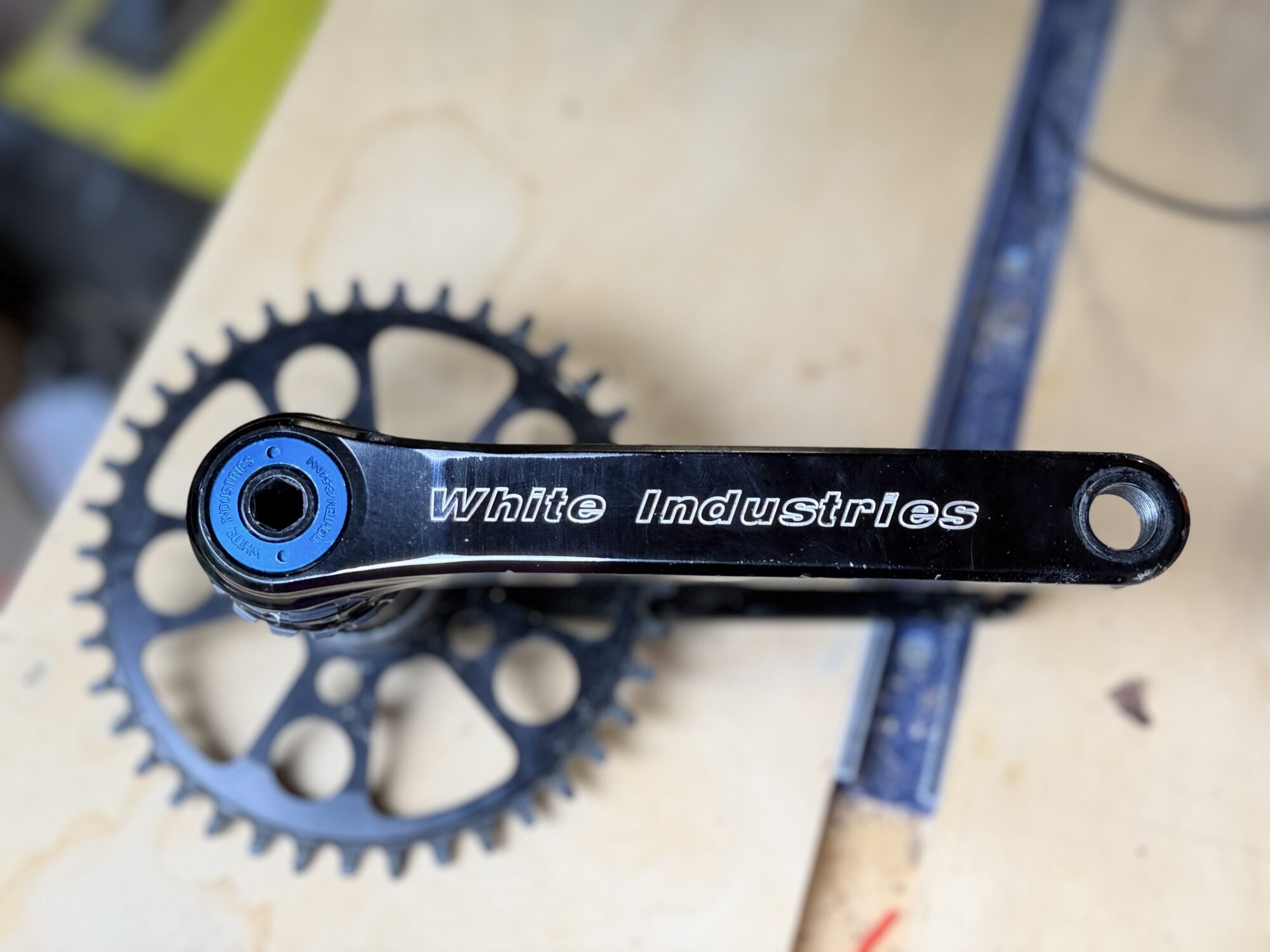 White industries Crankset w/ BB - BIKEPACKING.com
