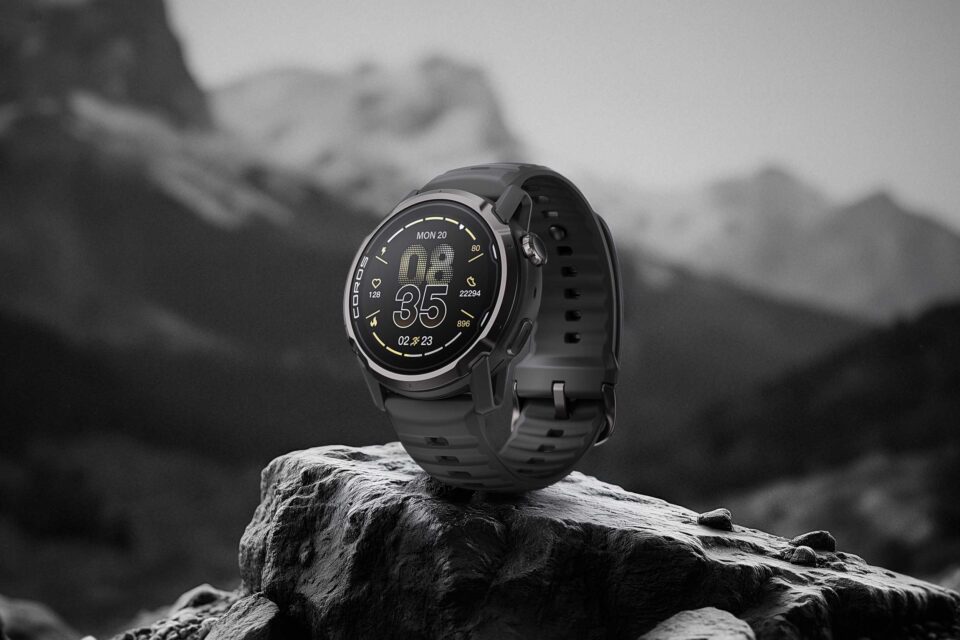 The COROS APEX 4 Features 65 Hours of Activity Tracking