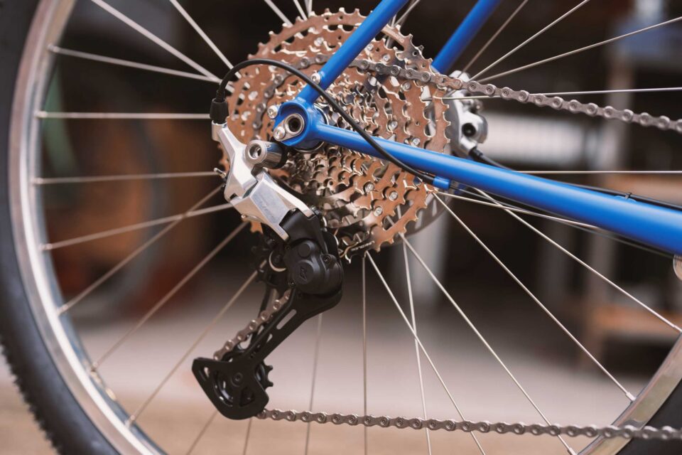 Shimano CUES Polished Silver