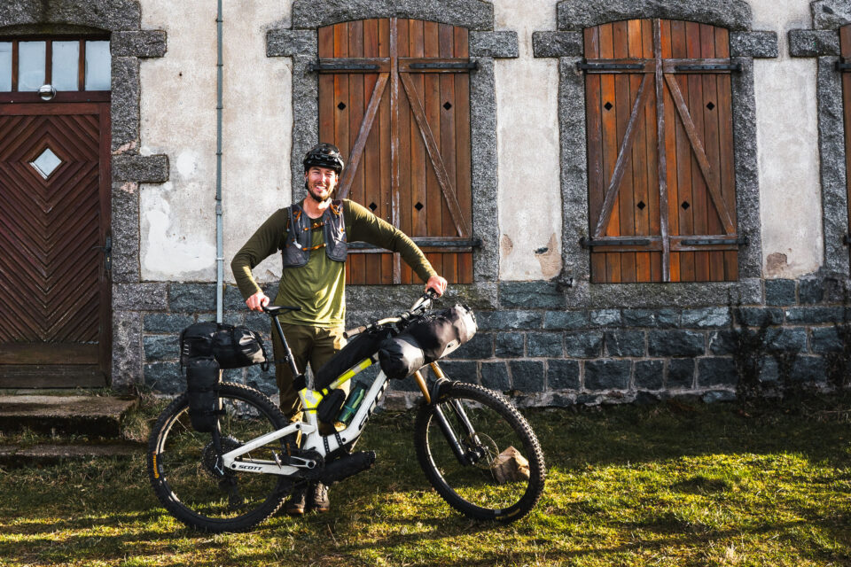 Enduro-packing Anton Wunscher and Fred Leth