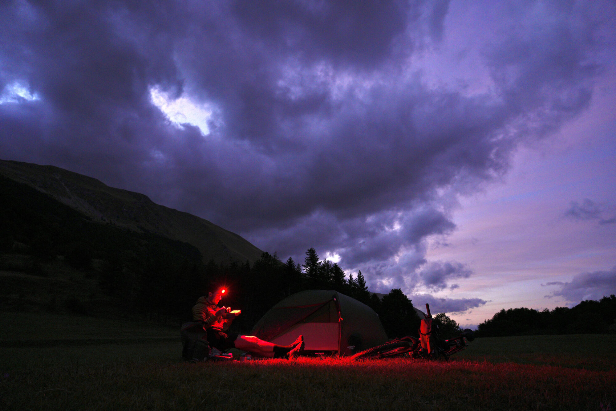 Tristan Bogaard Bikepacking Italy