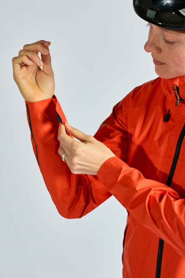 albion zoa rain shell