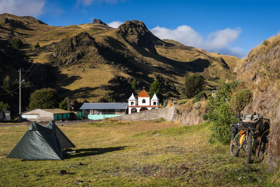 Bikepacking Los Tres Volcanes