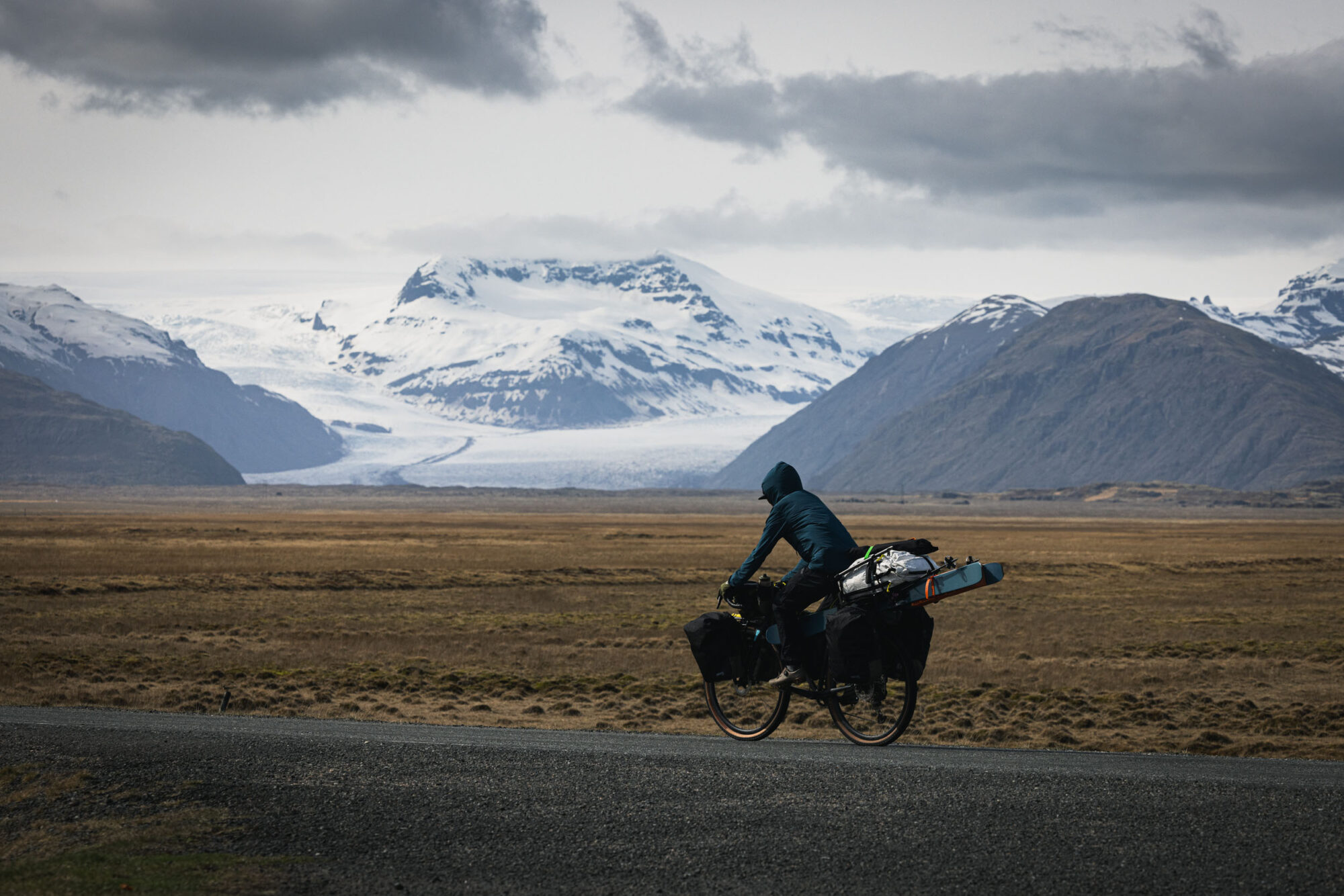 A Hundred Words for Wind Film Cycling to Ski Iceland